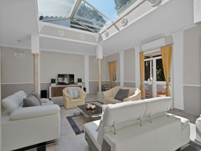 10 Bedrooms Villa in Marbella