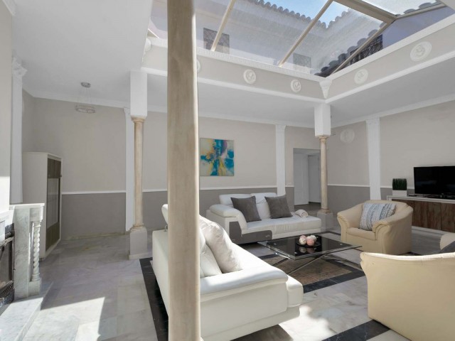 10 Bedrooms Villa in Marbella