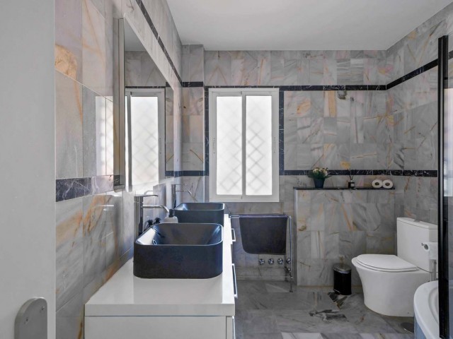 10 Bedrooms Villa in Marbella