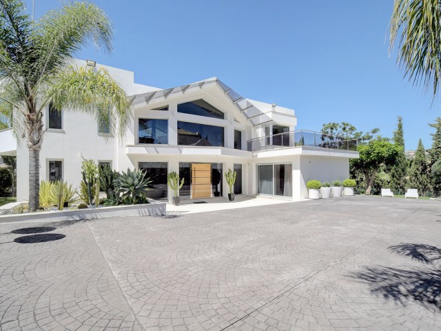 5 Soveroms Villa i Nueva Andalucía