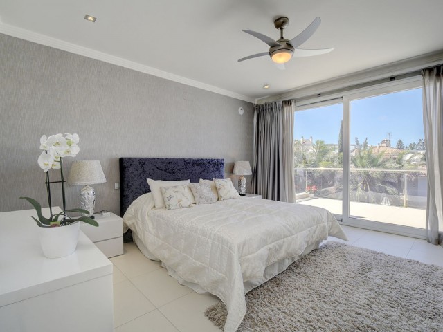 5 Soveroms Villa i Nueva Andalucía