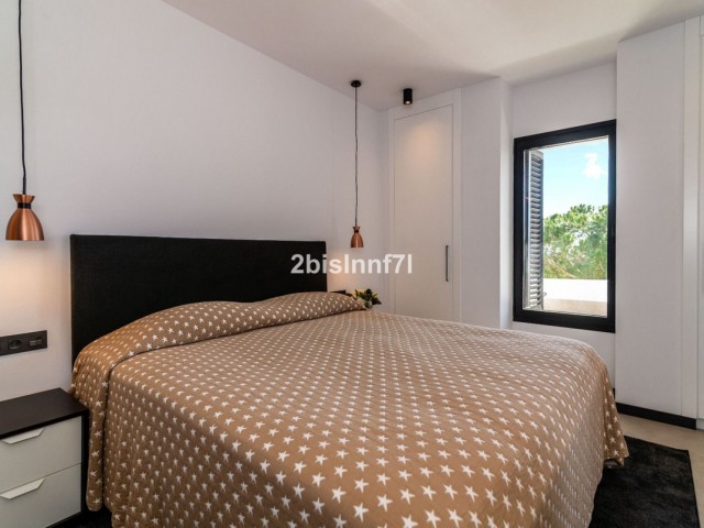 Ático con 3 Dormitorios  en Elviria