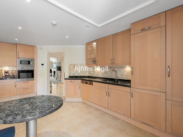 Appartement avec 3 Chambres  à Nueva Andalucía