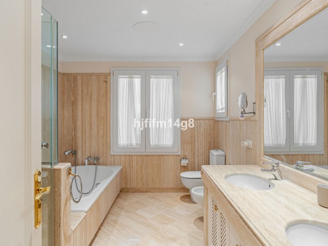 Appartement avec 3 Chambres  à Nueva Andalucía