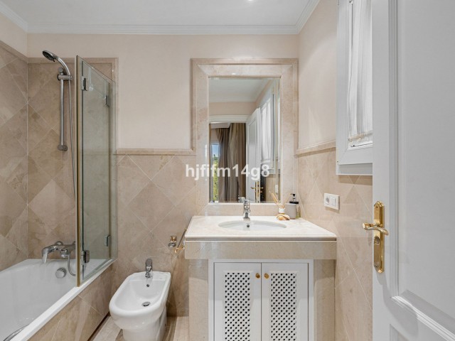 Appartement avec 3 Chambres  à Nueva Andalucía