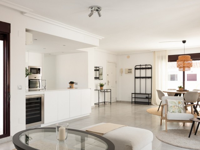 4 Schlafzimmer Apartment in Nueva Andalucía