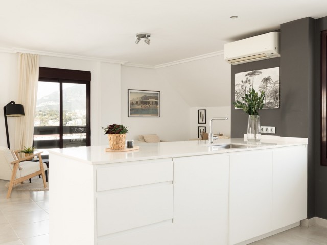 4 Schlafzimmer Apartment in Nueva Andalucía