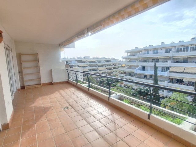 Apartamento con 3 Dormitorios  en Guadalmina Alta