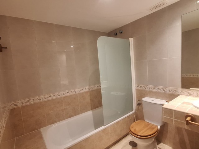 Apartamento con 3 Dormitorios  en Guadalmina Alta