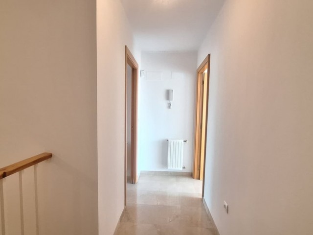 Apartamento con 3 Dormitorios  en Guadalmina Alta