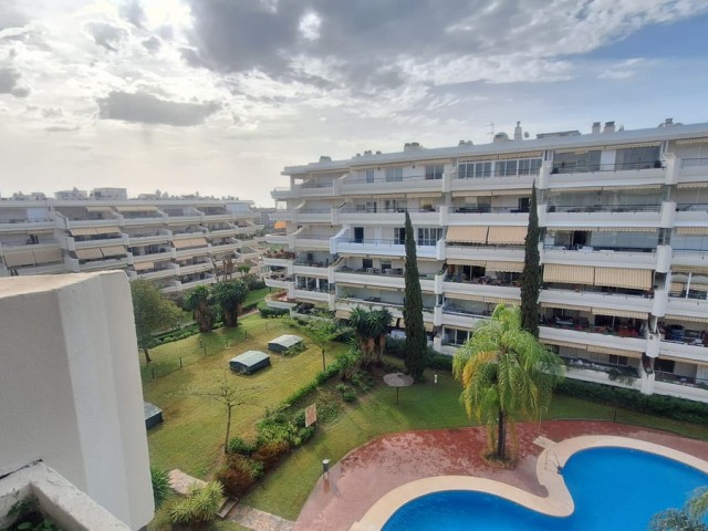 Apartamento con 3 Dormitorios  en Guadalmina Alta