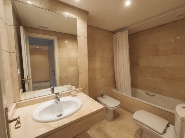 2 Schlafzimmer Apartment in Nueva Andalucía