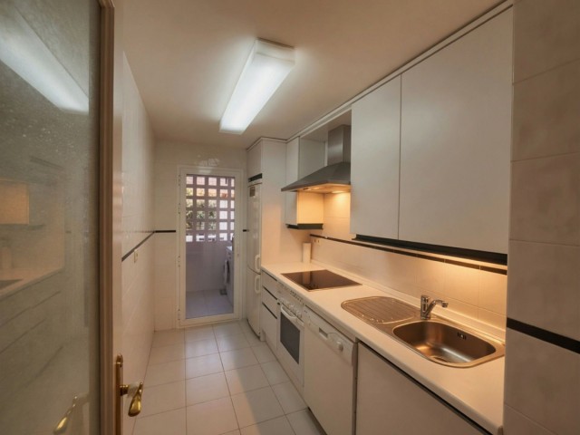 2 Bedrooms Apartment in Nueva Andalucía