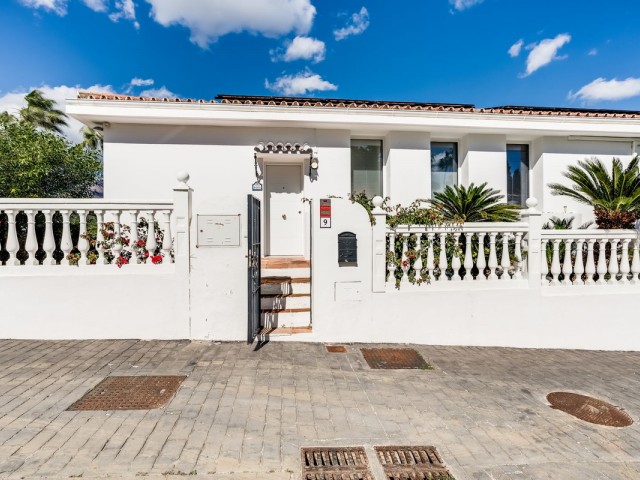 4 Bedrooms Villa in Estepona