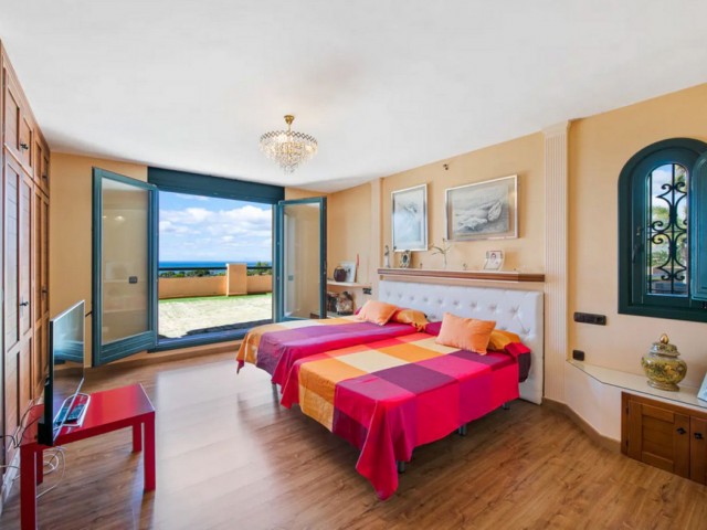 6 Sovrums Villa i Estepona