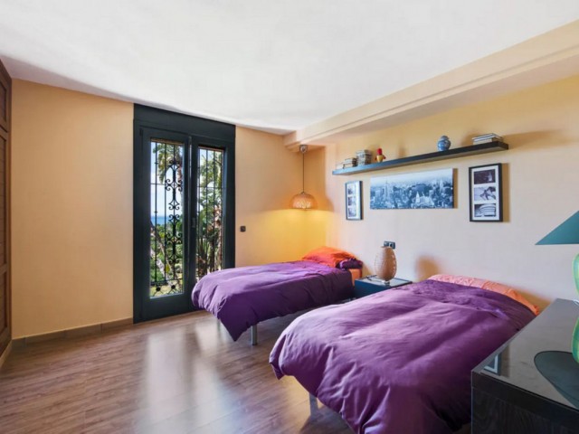 6 Sovrums Villa i Estepona
