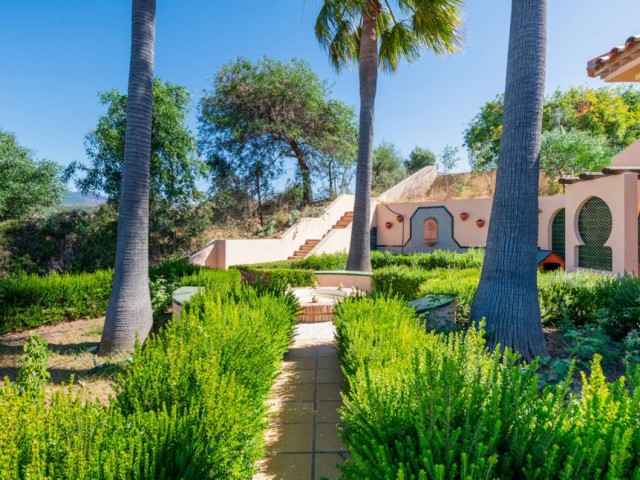 6 Sovrums Villa i Estepona