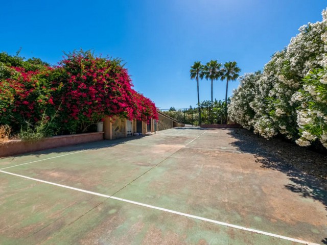 6 Sovrums Villa i Estepona