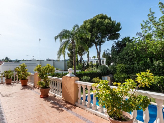 5 Soveroms Villa i Nueva Andalucía