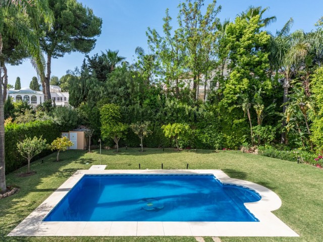 5 Soveroms Villa i Nueva Andalucía