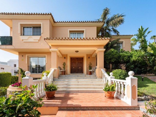 5 Soveroms Villa i Nueva Andalucía