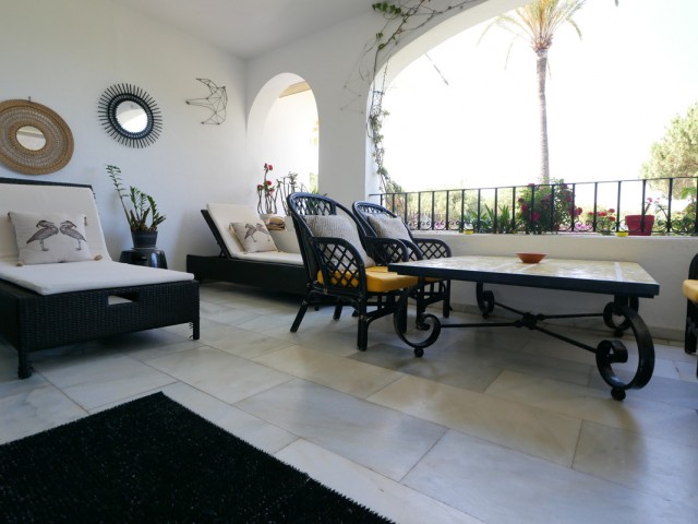 Apartamento con 3 Dormitorios  en Puerto de Cabopino