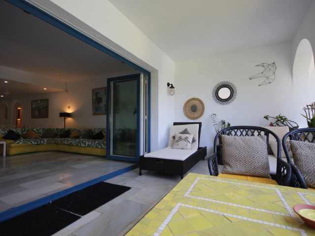 Apartamento con 3 Dormitorios  en Puerto de Cabopino