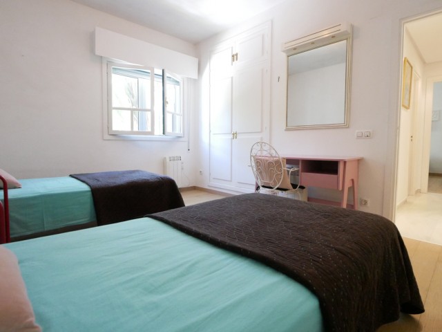 Apartamento con 3 Dormitorios  en Puerto de Cabopino