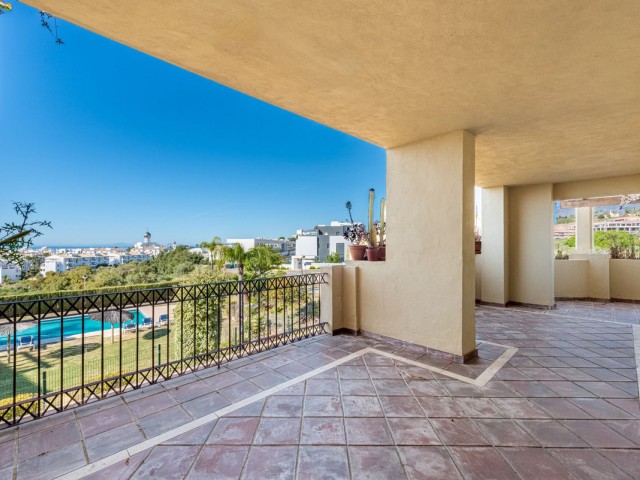 3 Bedrooms Apartment in Selwo