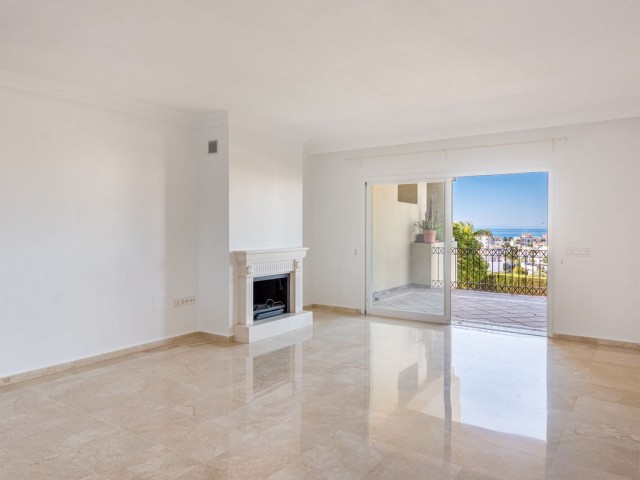 3 Bedrooms Apartment in Selwo