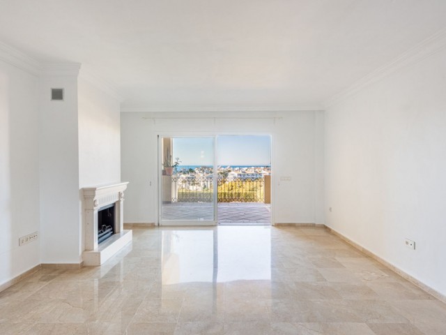 3 Bedrooms Apartment in Selwo
