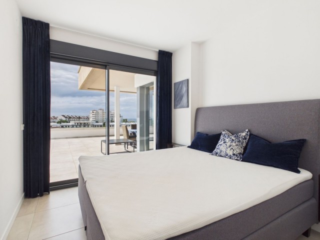 4 Bedrooms Apartment in Estepona