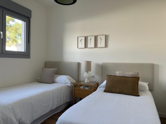 Apartamento con 3 Dormitorios  en Valle Romano