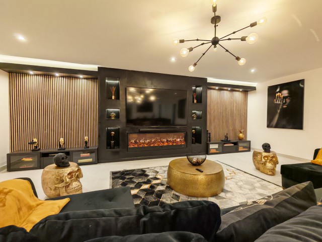 Villa avec 5 Chambres  à Estepona