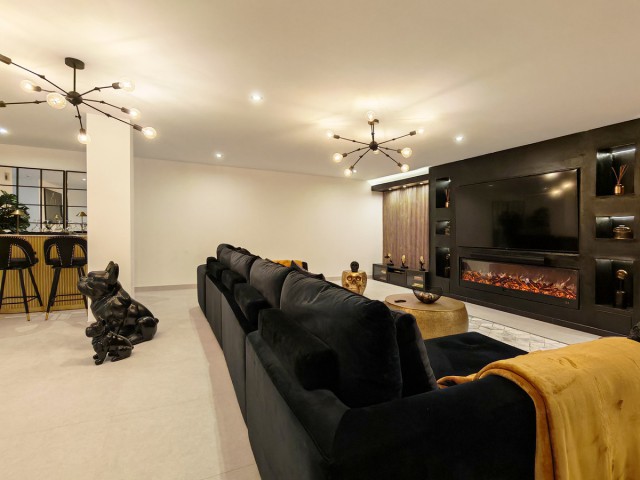 Villa avec 5 Chambres  à Estepona