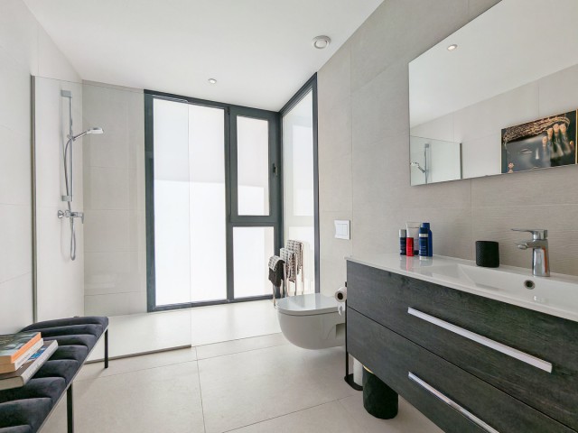 Villa avec 5 Chambres  à Estepona