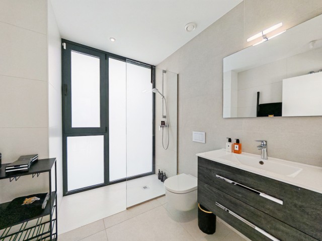 Villa avec 5 Chambres  à Estepona