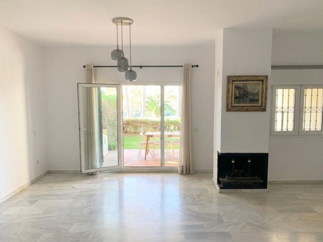 3 Schlafzimmer Reihenhaus in Guadalmina Baja