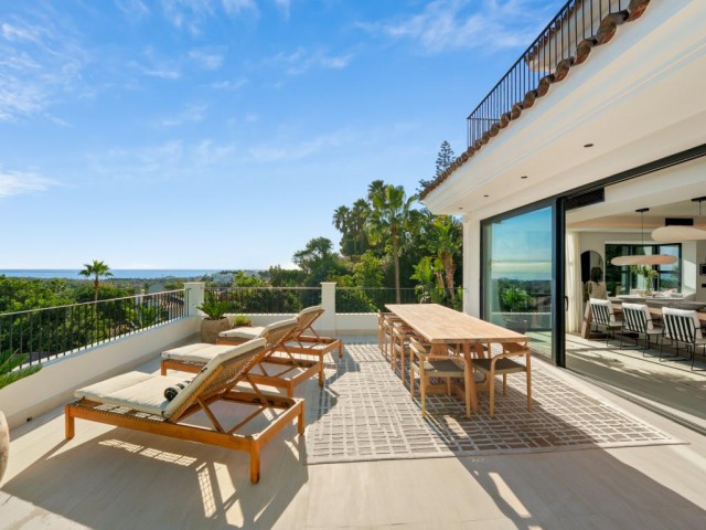 Villa con 6 Dormitorios  en Nueva Andalucía