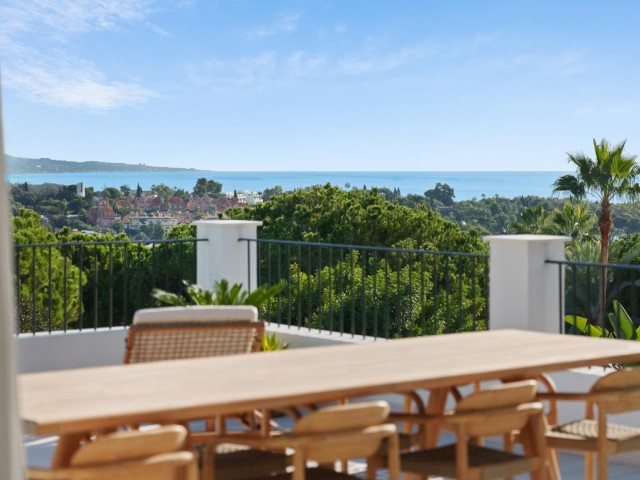 Villa con 6 Dormitorios  en Nueva Andalucía