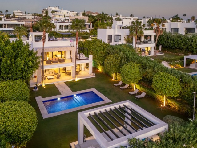 6 Bedrooms Villa in Nueva Andalucía