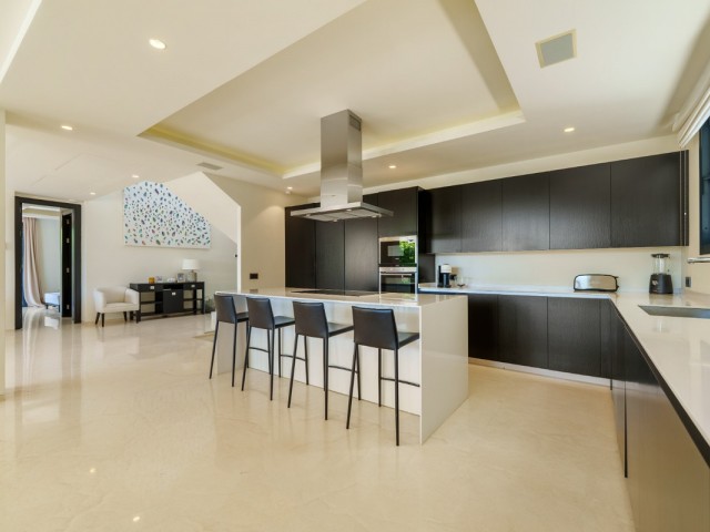 6 Bedrooms Villa in Nueva Andalucía