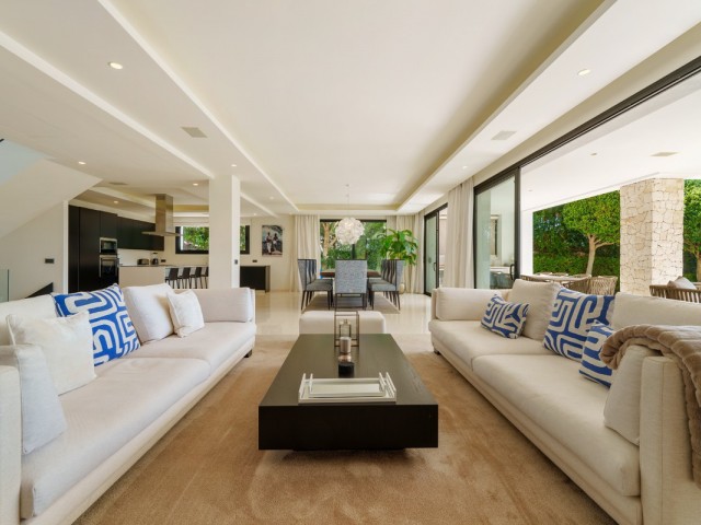 6 Bedrooms Villa in Nueva Andalucía