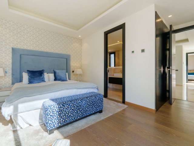 6 Bedrooms Villa in Nueva Andalucía