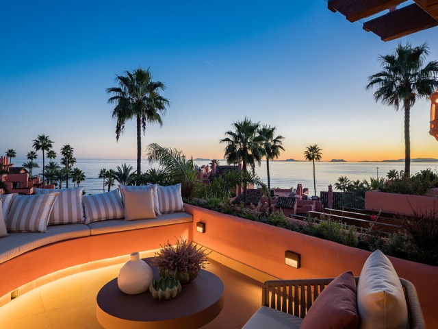 Penthouse avec 3 Chambres  à Estepona