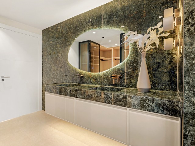 Penthouse avec 3 Chambres  à Estepona