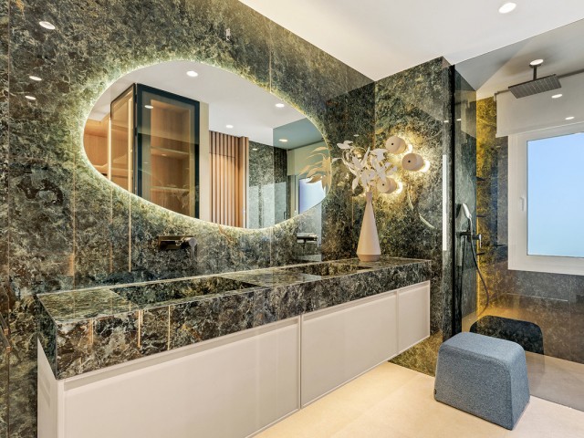 Penthouse avec 3 Chambres  à Estepona