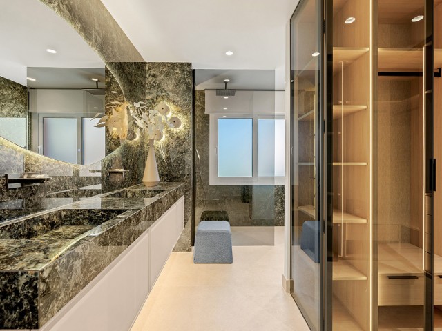 Penthouse avec 3 Chambres  à Estepona