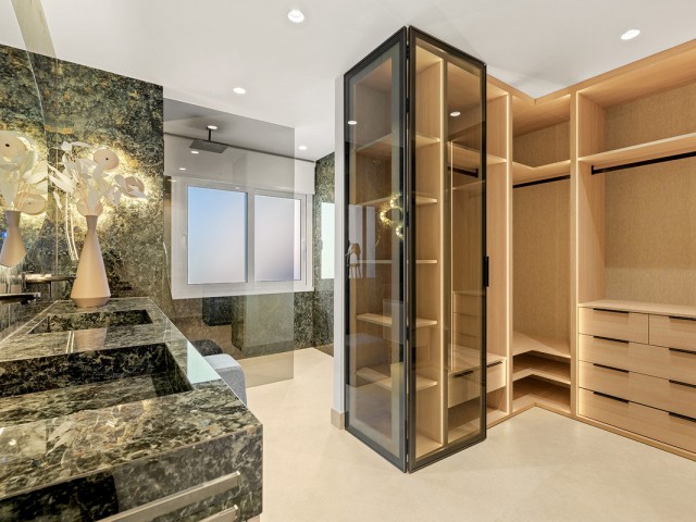 Penthouse avec 3 Chambres  à Estepona