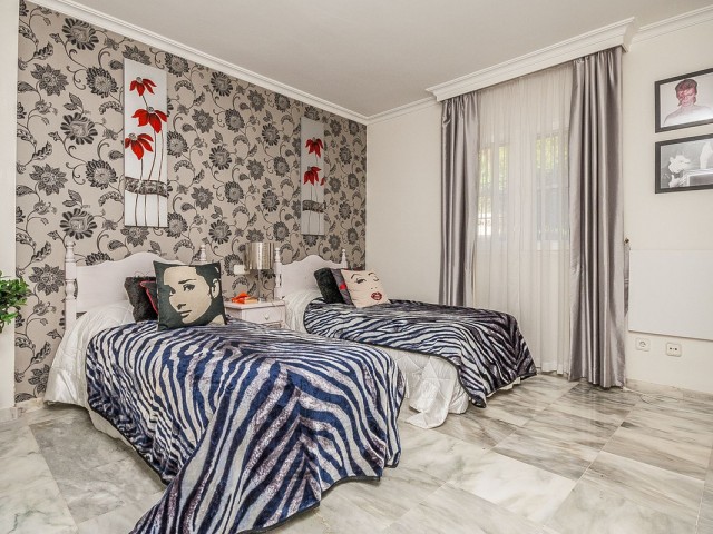 Villa avec 5 Chambres  à Calahonda